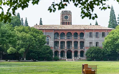銀川韓國(guó)大學(xué)留學(xué)條件 韓國(guó)留學(xué)中介機(jī)構(gòu)哪個(gè)好？