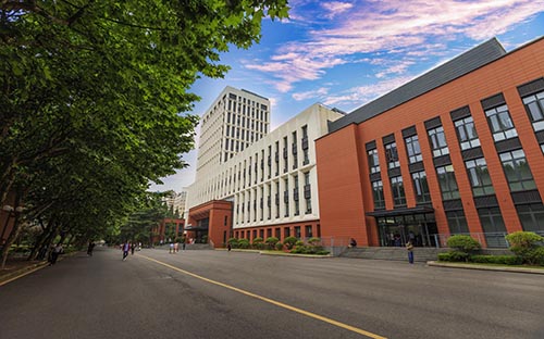 米蘭理工大學(xué)建筑學(xué)留學(xué)費(fèi)用多少一年？米蘭理工大學(xué)建筑學(xué)專業(yè)怎么樣？